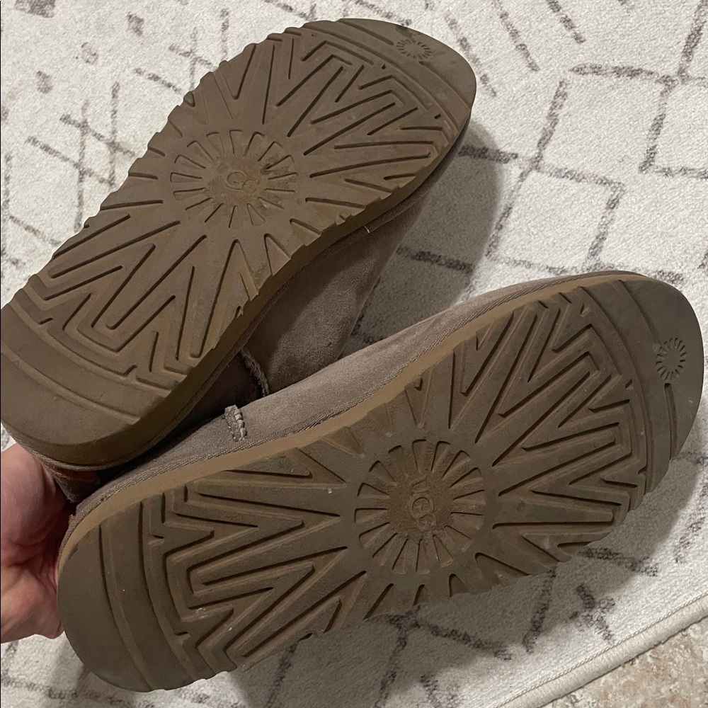 UGG Classic Short Boot Gray Size 8 - Picture 11 of 11